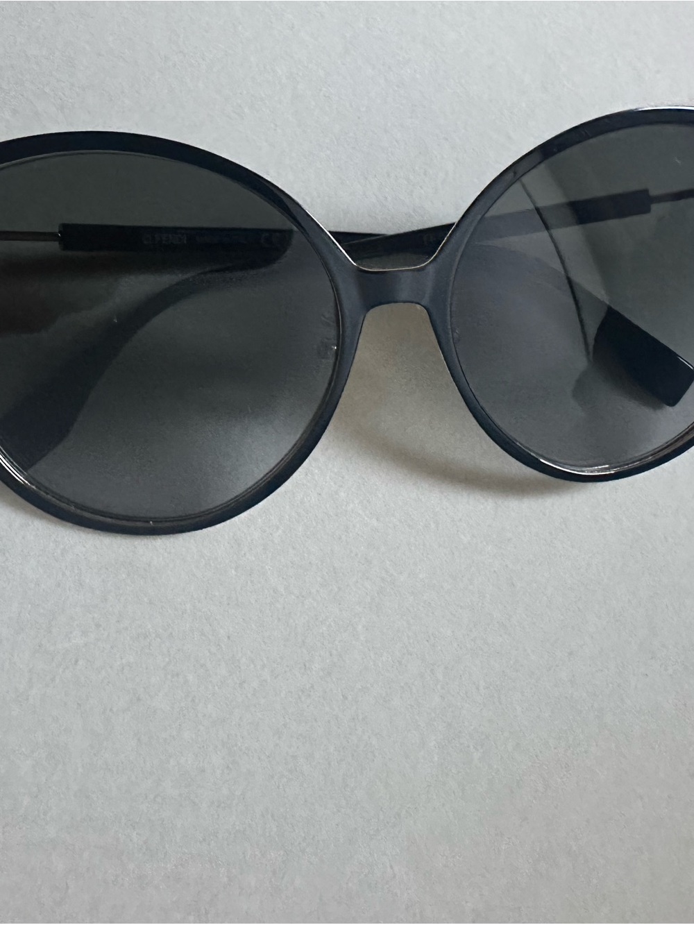 Fendi Oversized Round Sunglasses - Black